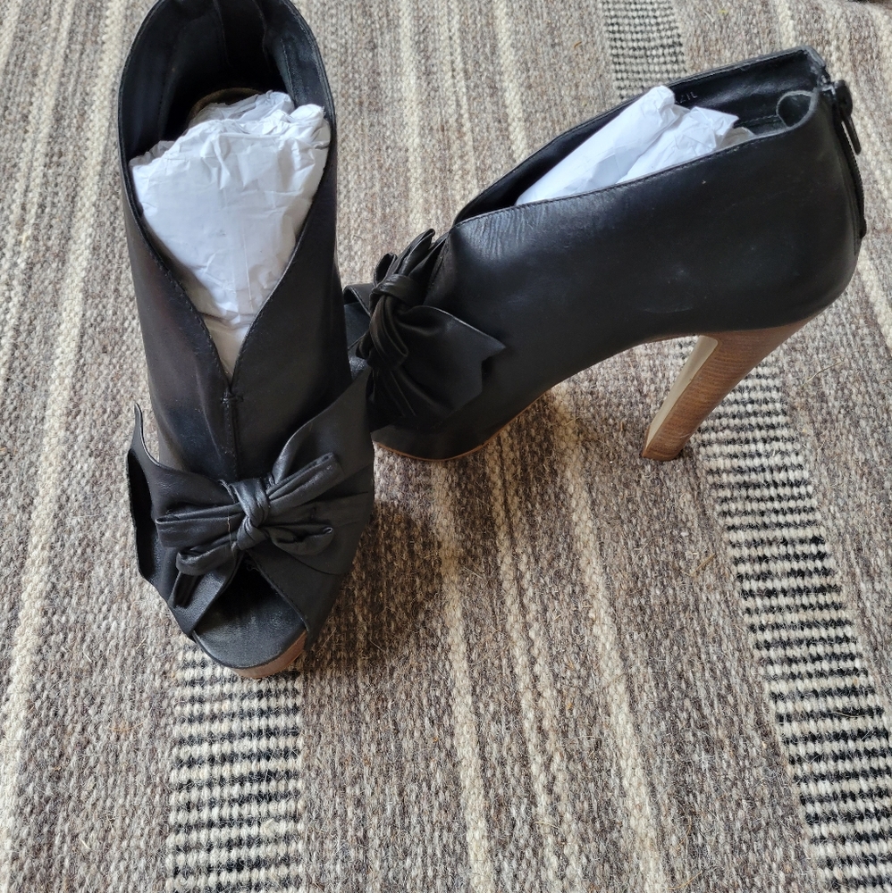 Aldo leather platform shoes